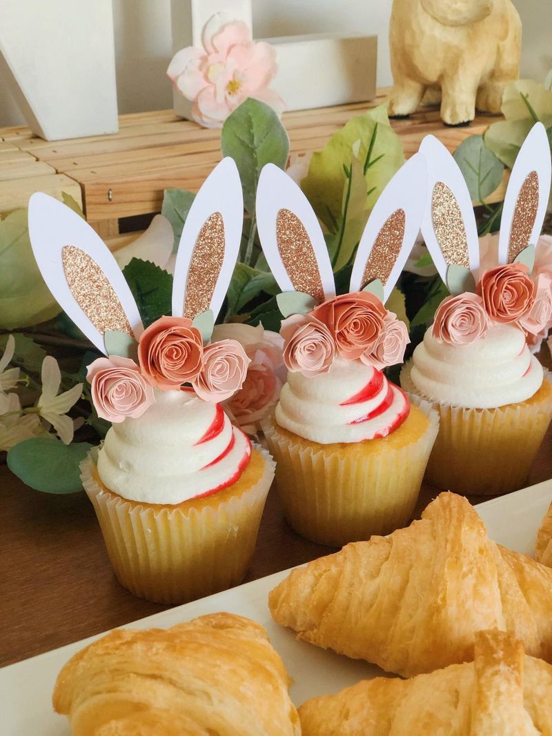Húsvéti nyuszi Cupcake Toppers rózsákkal