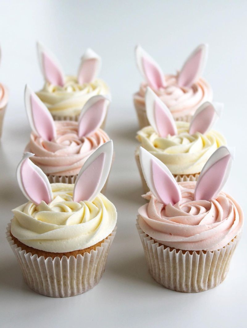 Fehér és Rózsaszín Nyuszi Cupcakes Toppers