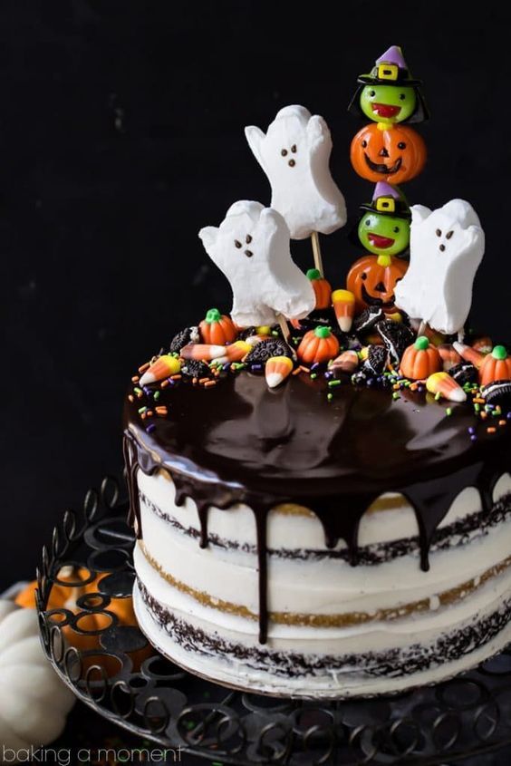 Hayalet kek toppers ile kabak çikolata Cadılar Bayramı pastası