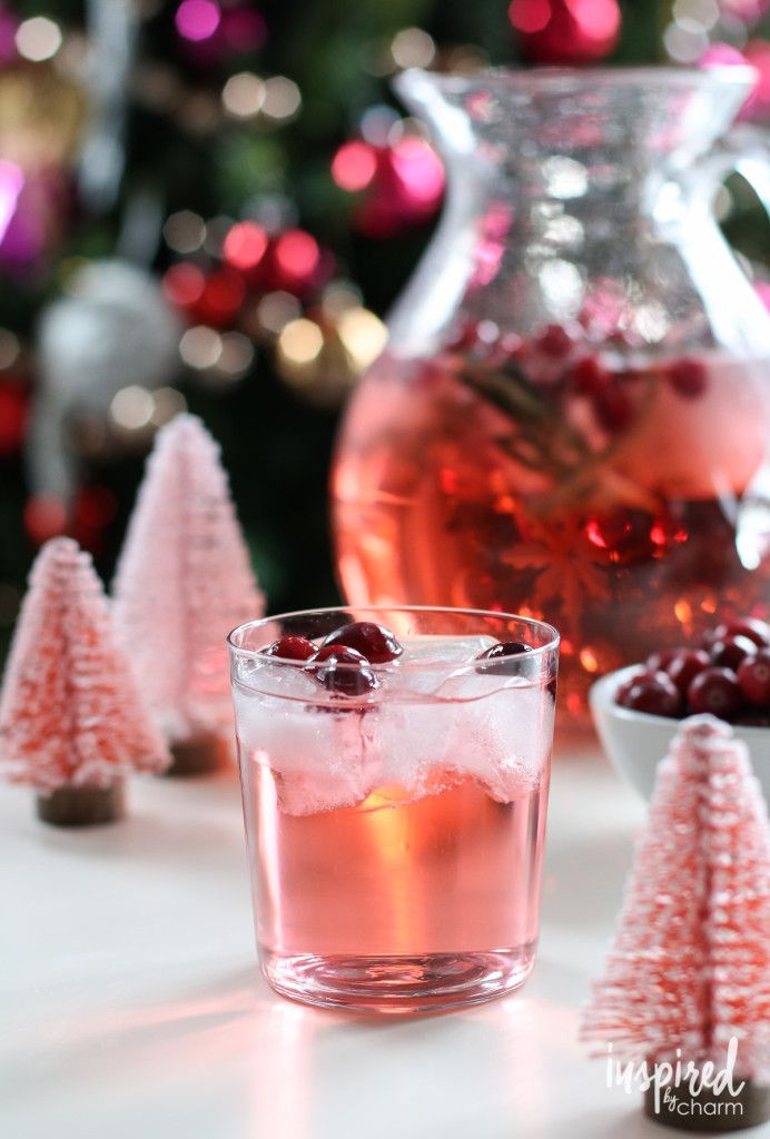 كوكتيلات عيد الميلاد السهلة: Jingle Juice Holiday Punch
