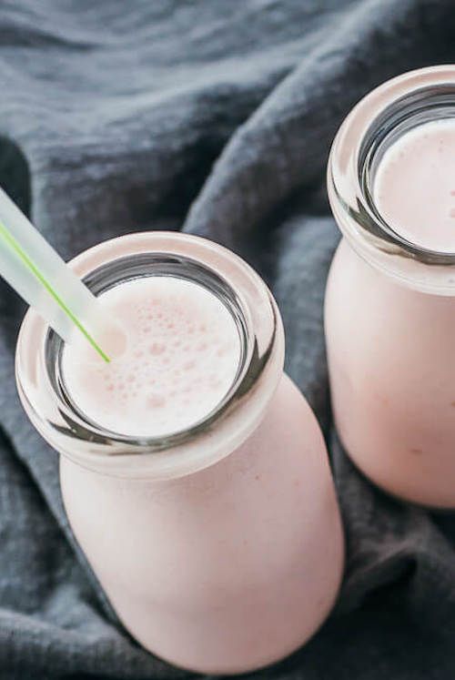 أفضل أفكار إفطار كيتو: Keto Milkshake Smoothie with Raspberries