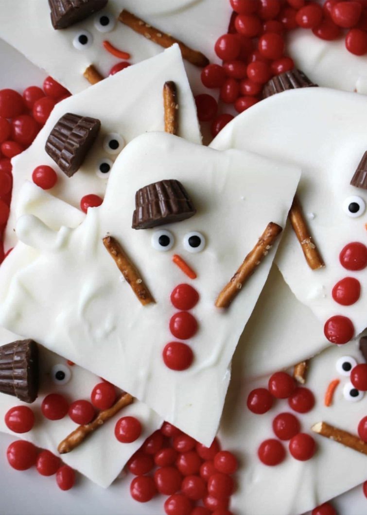 ذوبان Snowman Chocolate Bark - حلوى عيد الميلاد المثالية للأطفال