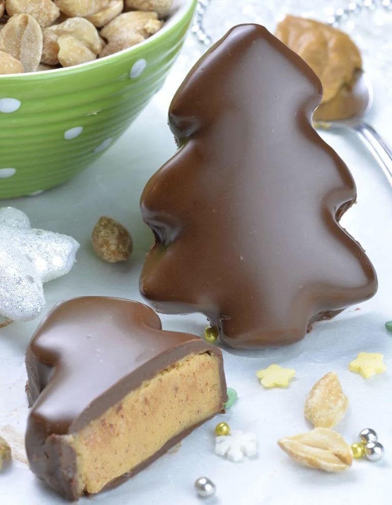 أفضل وصفات حلوى الكريسماس محلية الصنع: أشجار الكريسماس بزبدة الفول السوداني والشوكولاتة