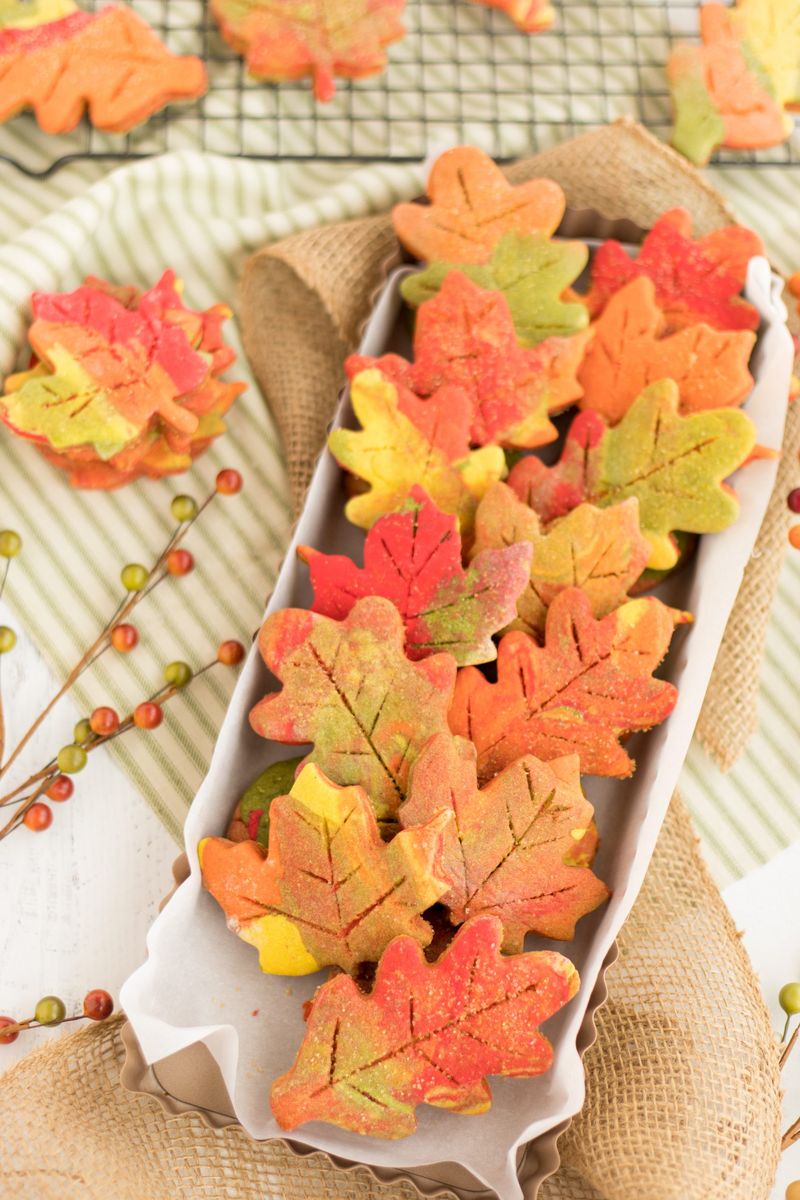 Enkle Thanksgiving-desserter: Fall Leaf Cut Out Cookies