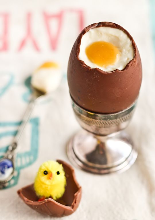 بيض عيد الفصح محشو بالجبن بالشوكولاتة
