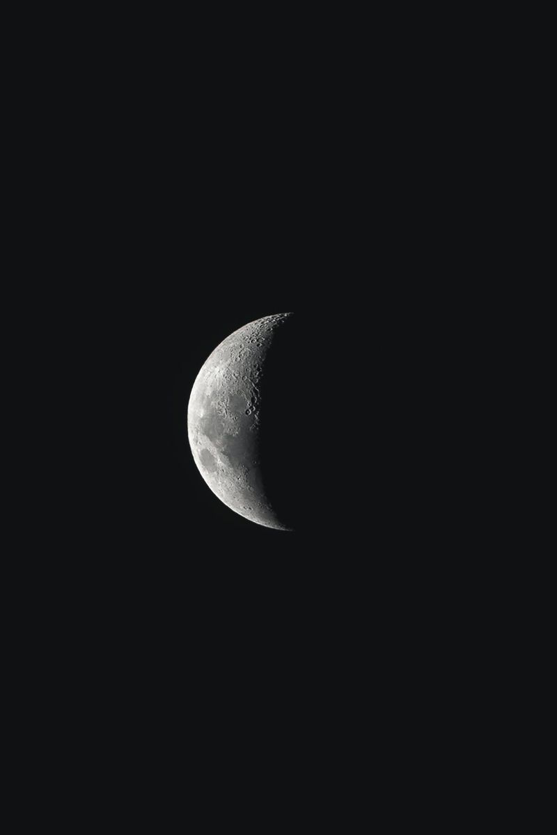 Esthétique sombre de la pleine lune iPhone Fonds d